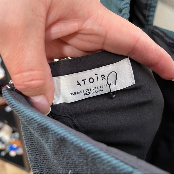 ATOIR Squeeze Me Top In Green size 2 long sleeve blouse NWOT - Picture 8 of 9